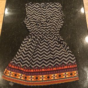 Black and White Sleeveless Dress Size Large